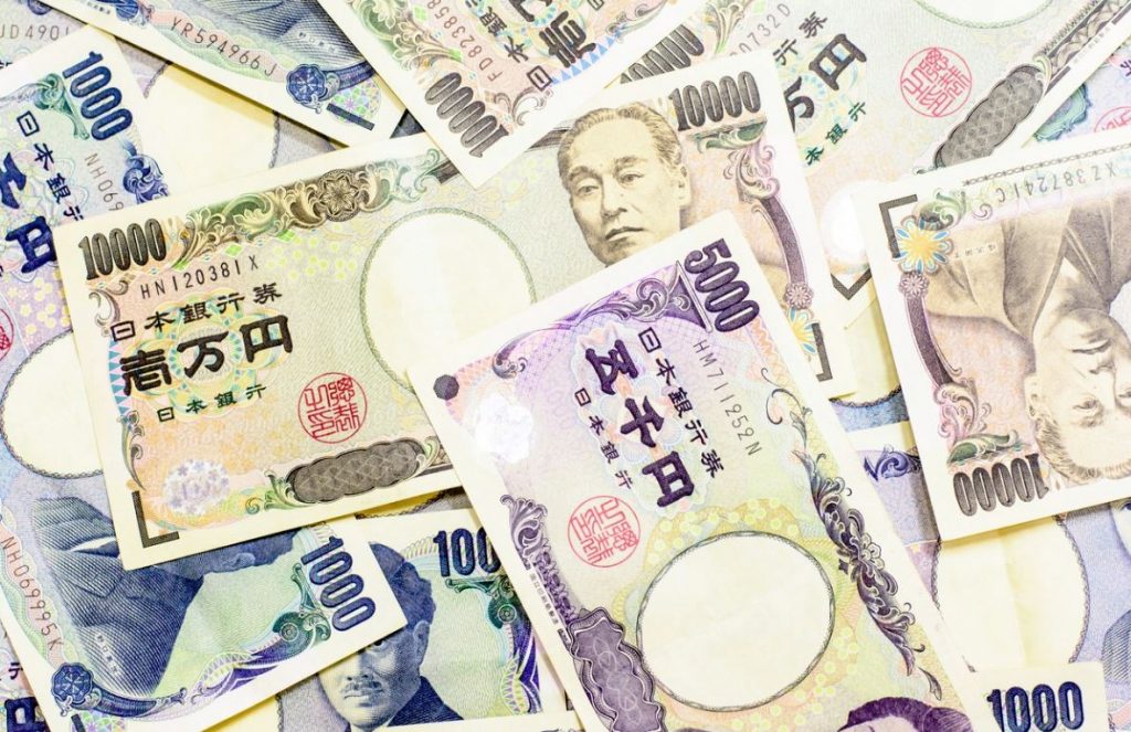 billetes en japon yenes 