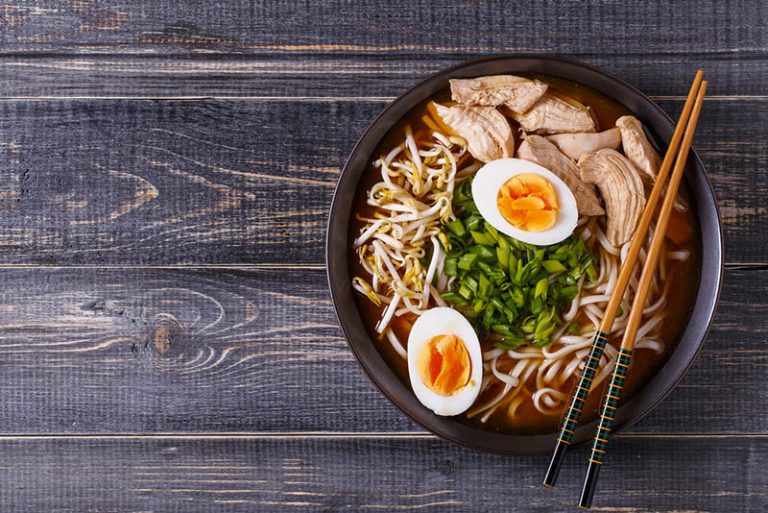 Cómo Hacer Ramen Japonés en Casa 【Receta Fácil】 ⛩️