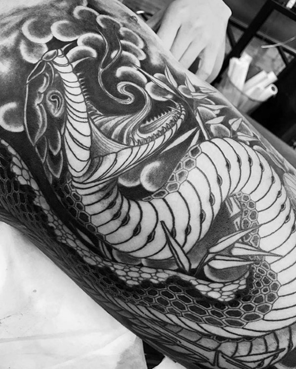tattoo japones espalda serpiente