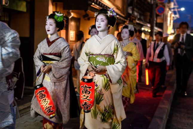 ver geishas en gion higashi kioto japon