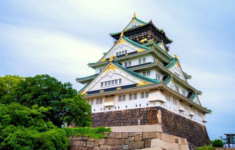 el mujer castillo de osaka japon