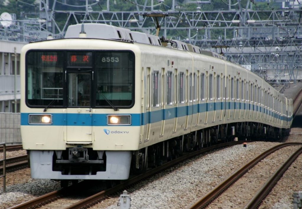 tren odakyu railway tokio japon