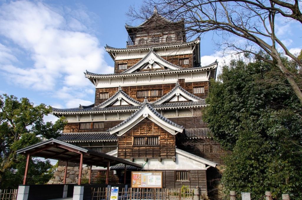 castillo de hiroshima horario precio