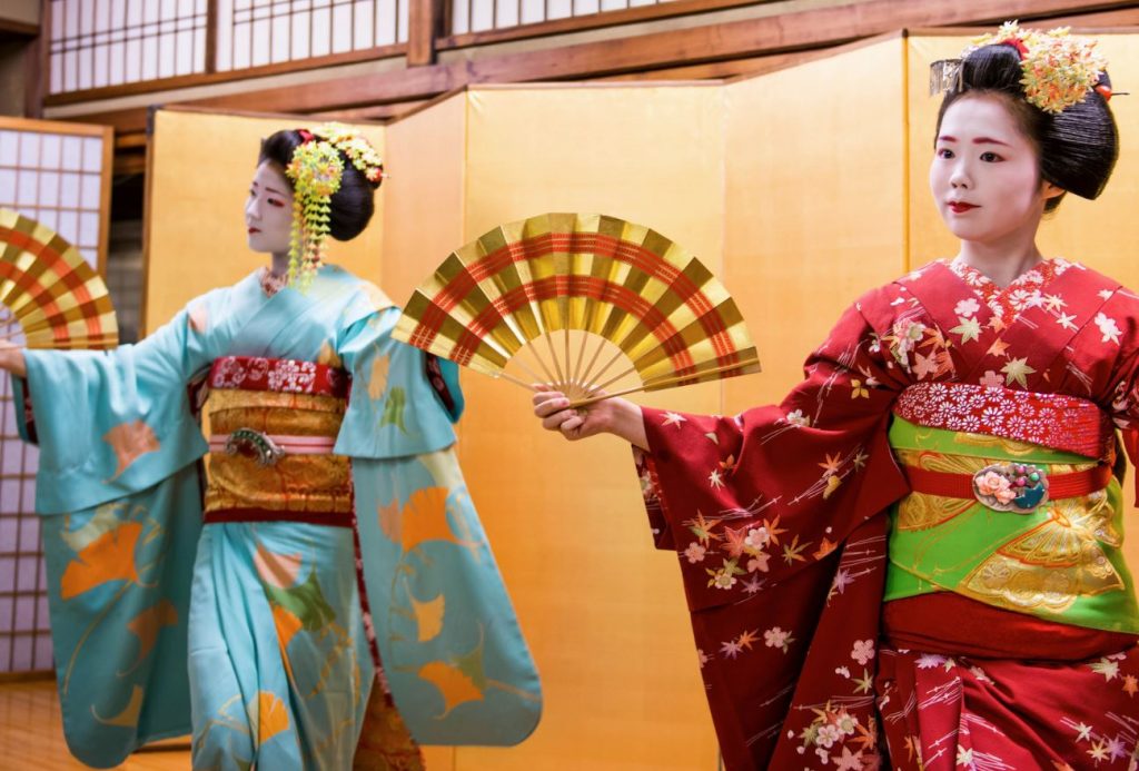 danza de geishas en kioto