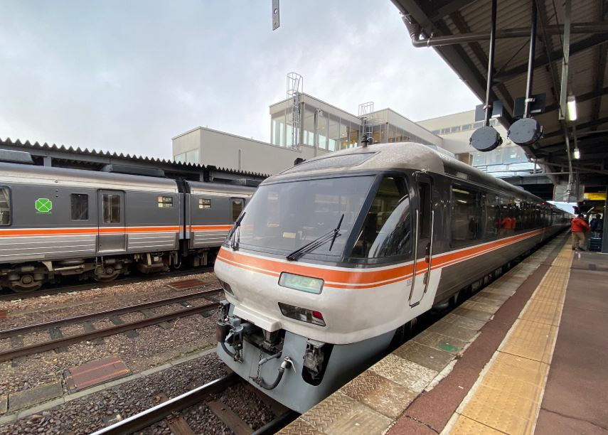 tren wide view hida en takayama