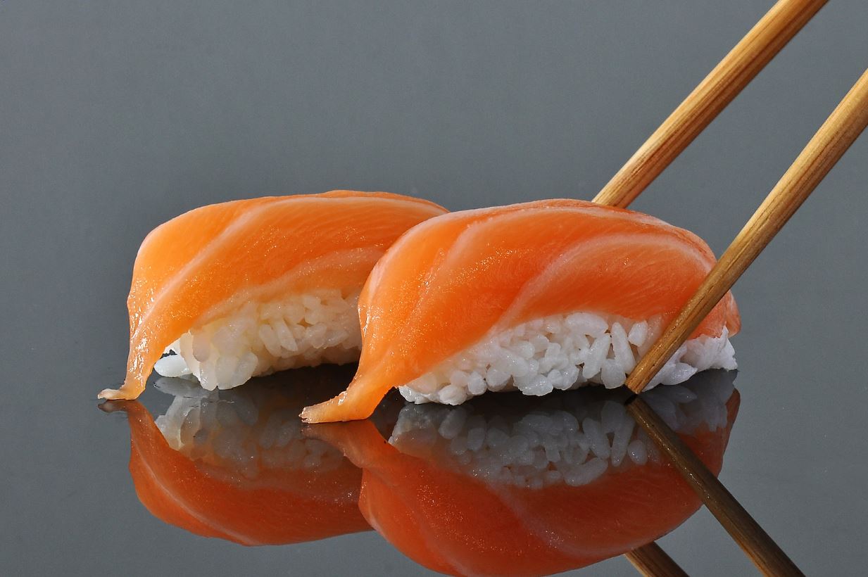 Receta de Nigiri de Salmón ⇒ 【¡Fácil y Sabrosa!】 ⛩️