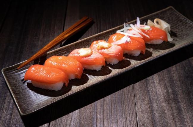 receta de sushi nigiri salmon