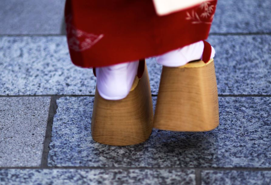 calzado tipico japones okobo