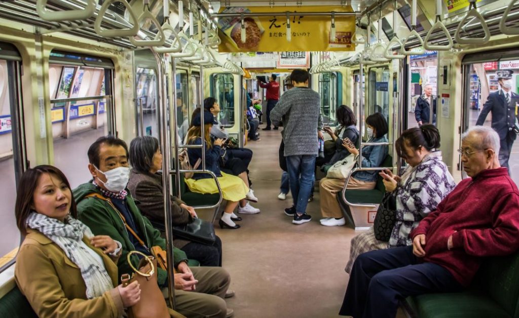 como es un tren por dentro japones como es un tren por dentro japones