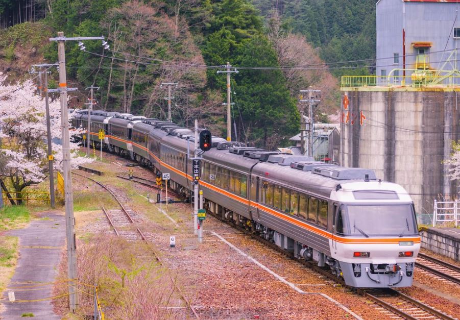 como llegar a takayama en tren como llegar a takayama en tren