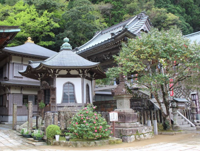 jimusho en templo japones