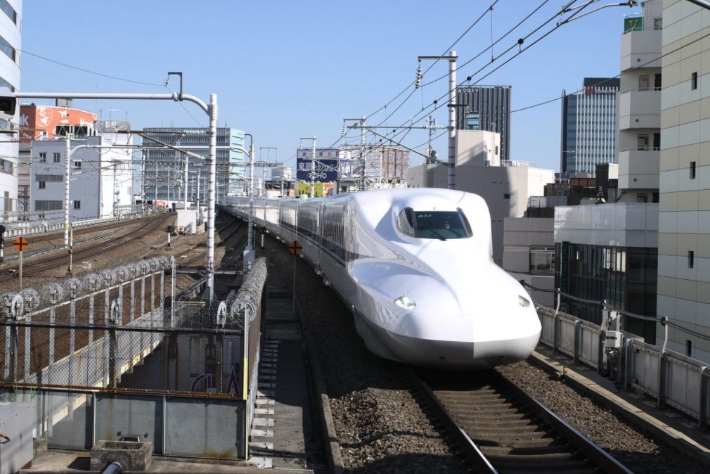 tren bala nozomi llegando a nagoya tren bala nozomi llegando a nagoya