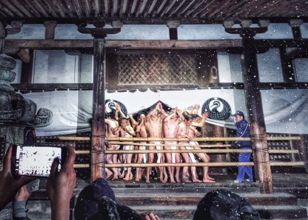 festivales de invierno en japon - hadaka odori festivales de invierno en japon - hadaka odori