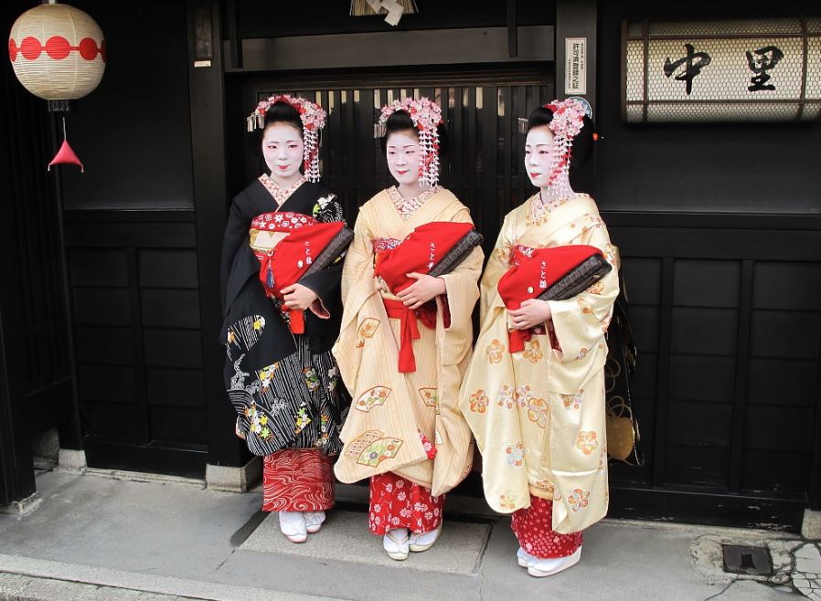 festival de geishas maikos japon