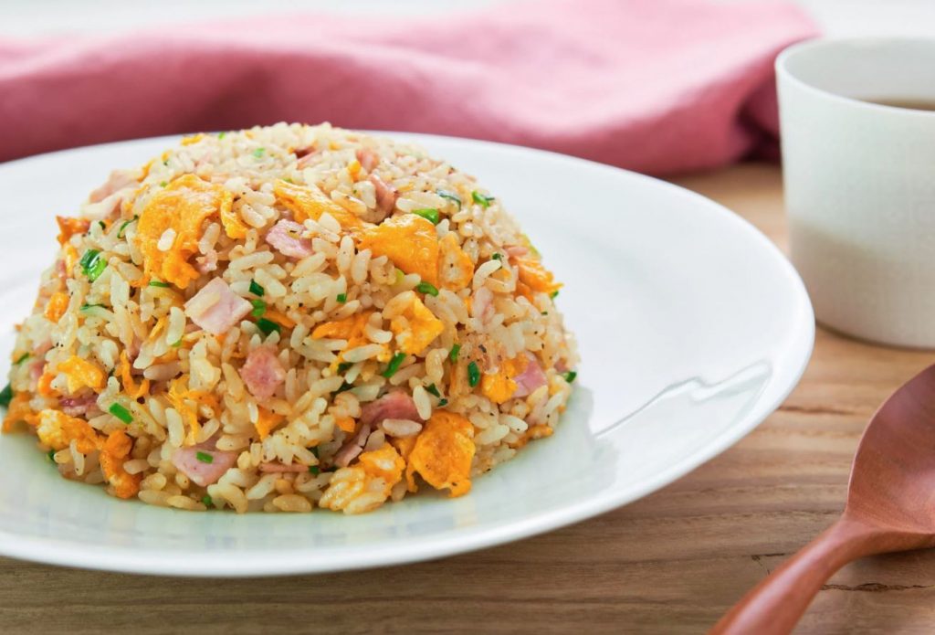 como preparar arroz frito estilo japones