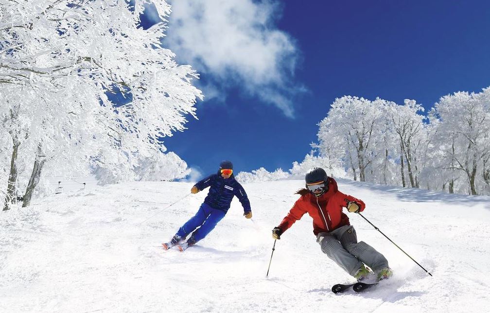 lugares para hacer esquí en japón