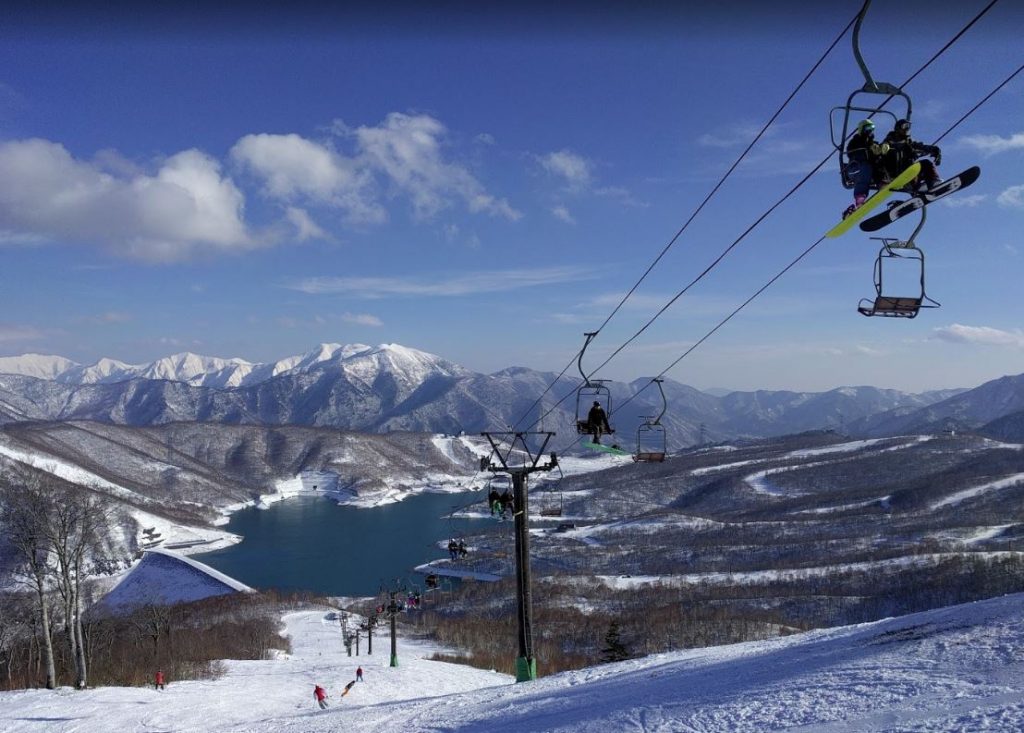 mejores pistas para esquiar en japón