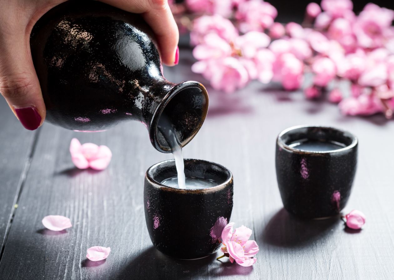 Sake Japonés ⇒ 【La Mejor Guía para Principiantes】 ⛩️