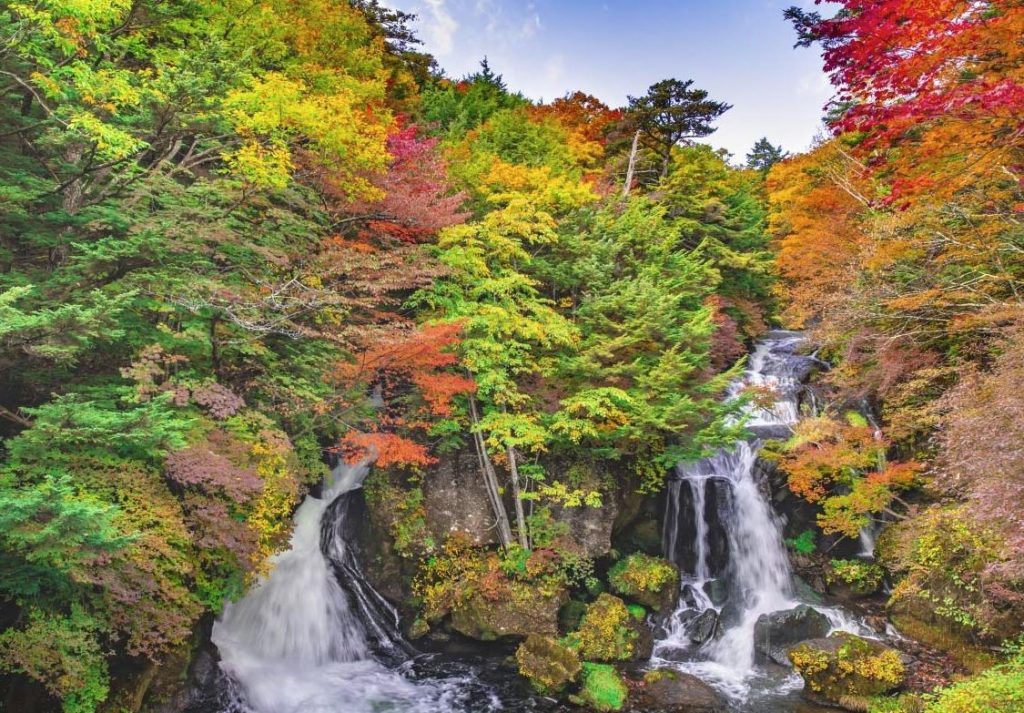 cascadas en japon alternativo