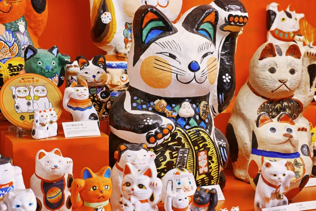 maneki neko tricolor