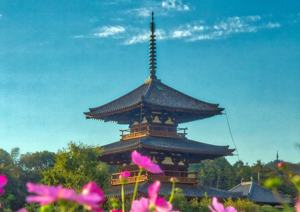 pagoda japonesa de madera