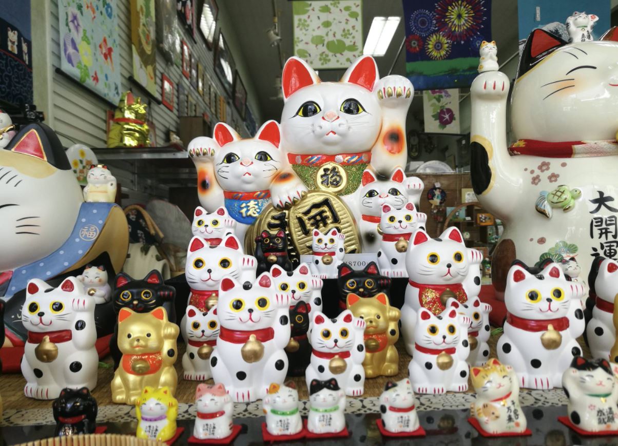 Maneki Neko (Gato de la Suerte) ⇒ Historia y Curiosidades ⛩️