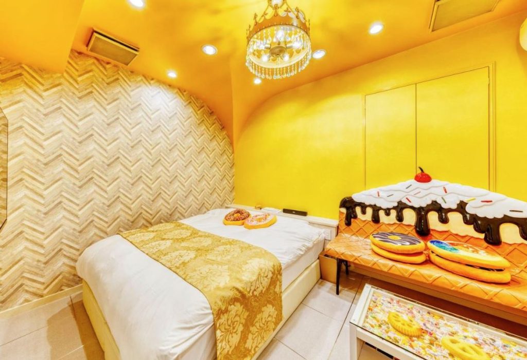 que precio tiene un hotel love japones