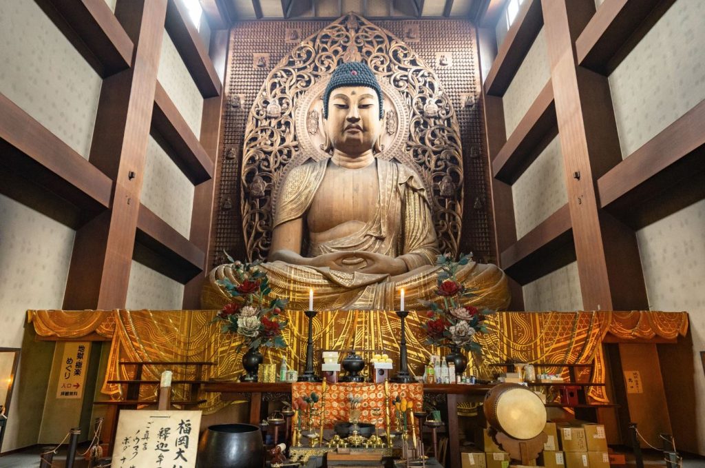 buda mas grande de japon en madera buda mas grande de japon en madera