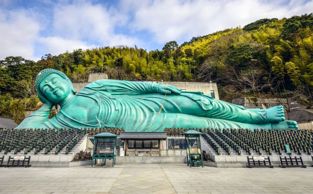 estatua buda gigante japonesa acostada estatua buda gigante japonesa acostada