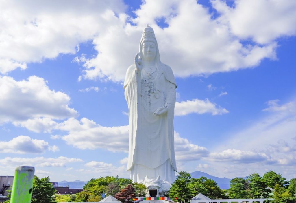 monumento japon buda blanco monumento japon buda blanco
