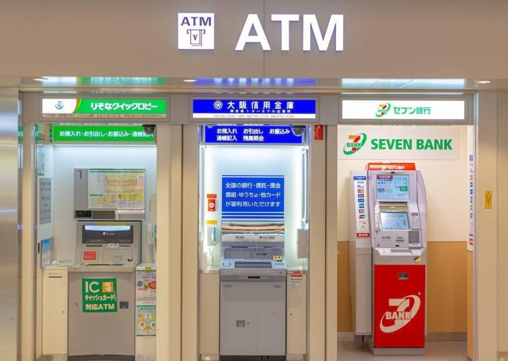 cajeros atm en japon