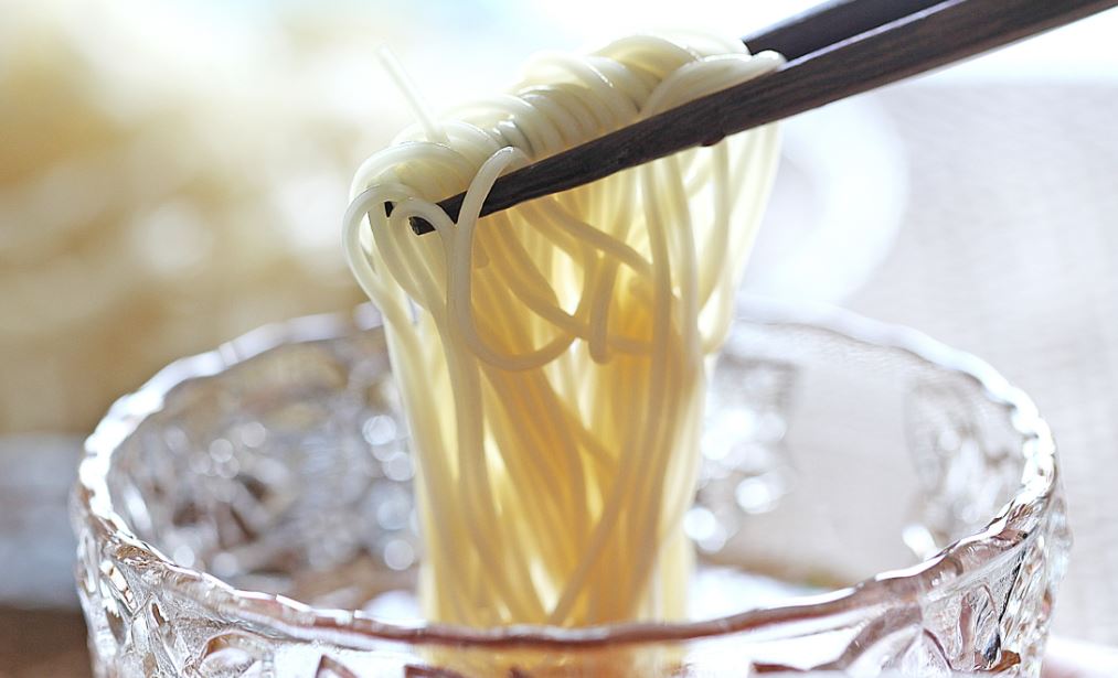 de que estan hechos los fideos de ramen