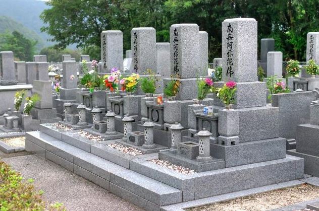 como son los cementerios en japon