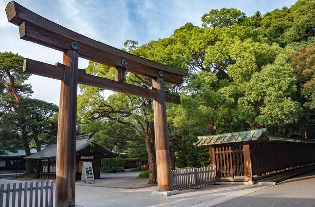 gran torii santuario meiji tokio gran torii santuario meiji tokio