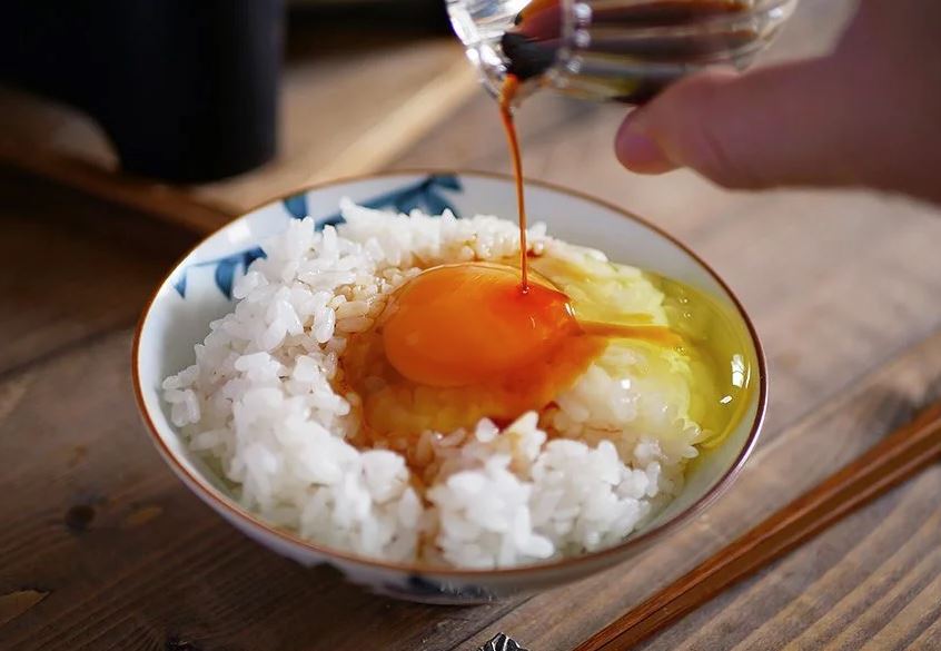 comer huevo crudo en japon comer huevo crudo en japon