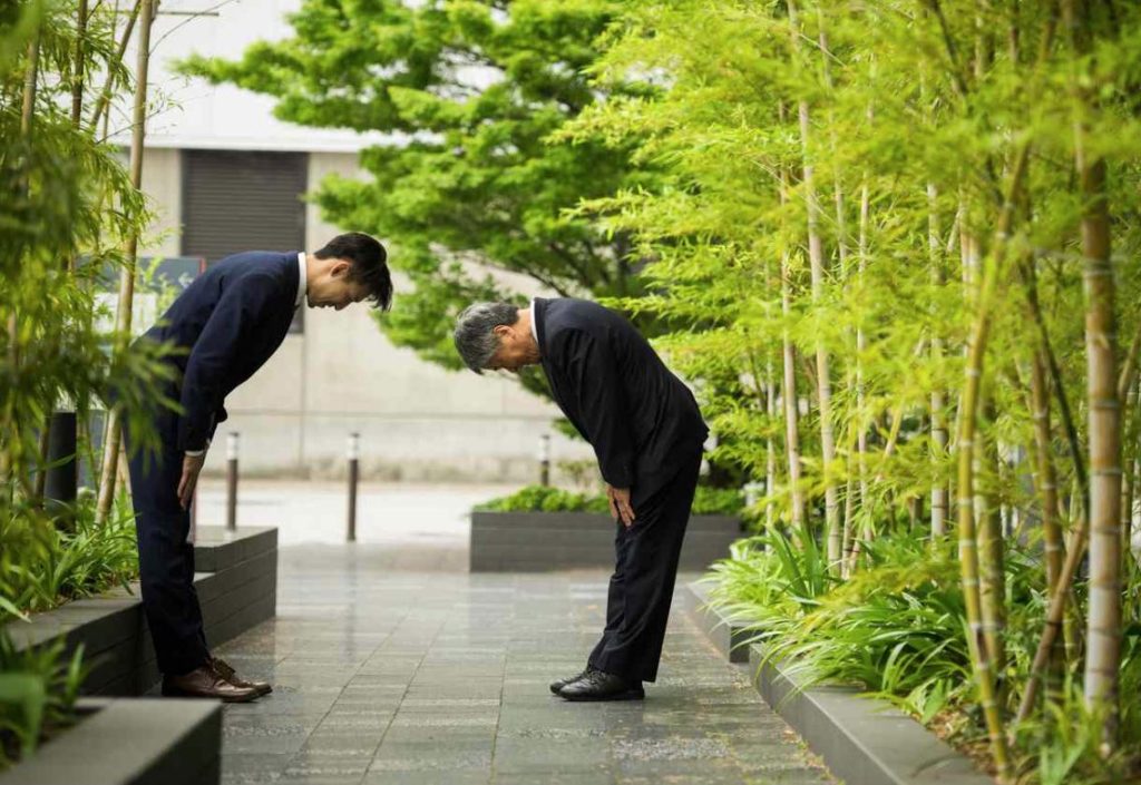como se dice buenos dias en japon
