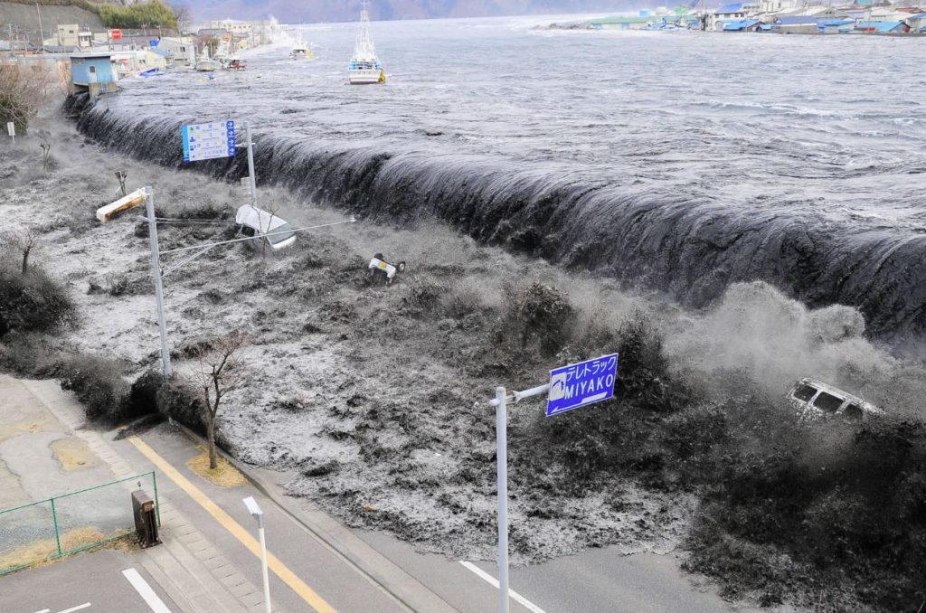el mayor tsunami japones de la historia