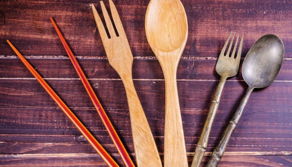 por que los japoneses comen con palillos