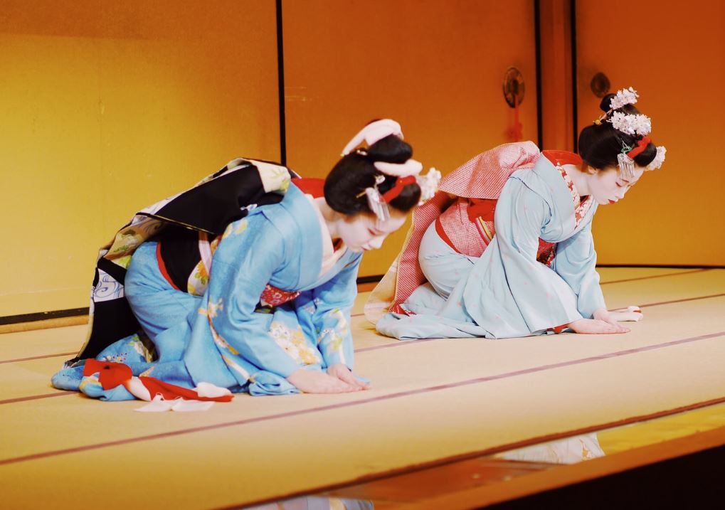 que significa arrodillarse ante una persona en japon