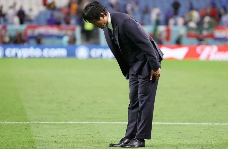 significado reverencia japonesa entrenador fútbol japón