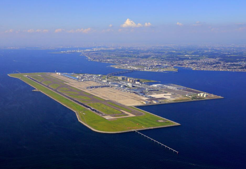 a que aeropuerto llegar en japon