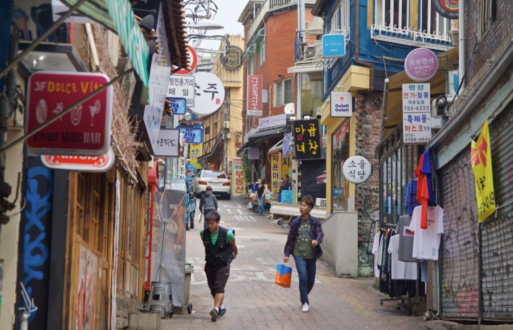 barrio de itaewon en seul corea del sur barrio de itaewon en seul corea del sur