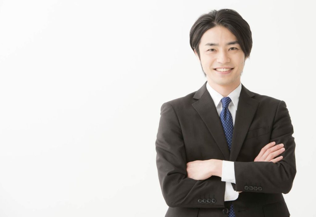 hombre japones en entrevista de trabajo hombre japones en entrevista de trabajo