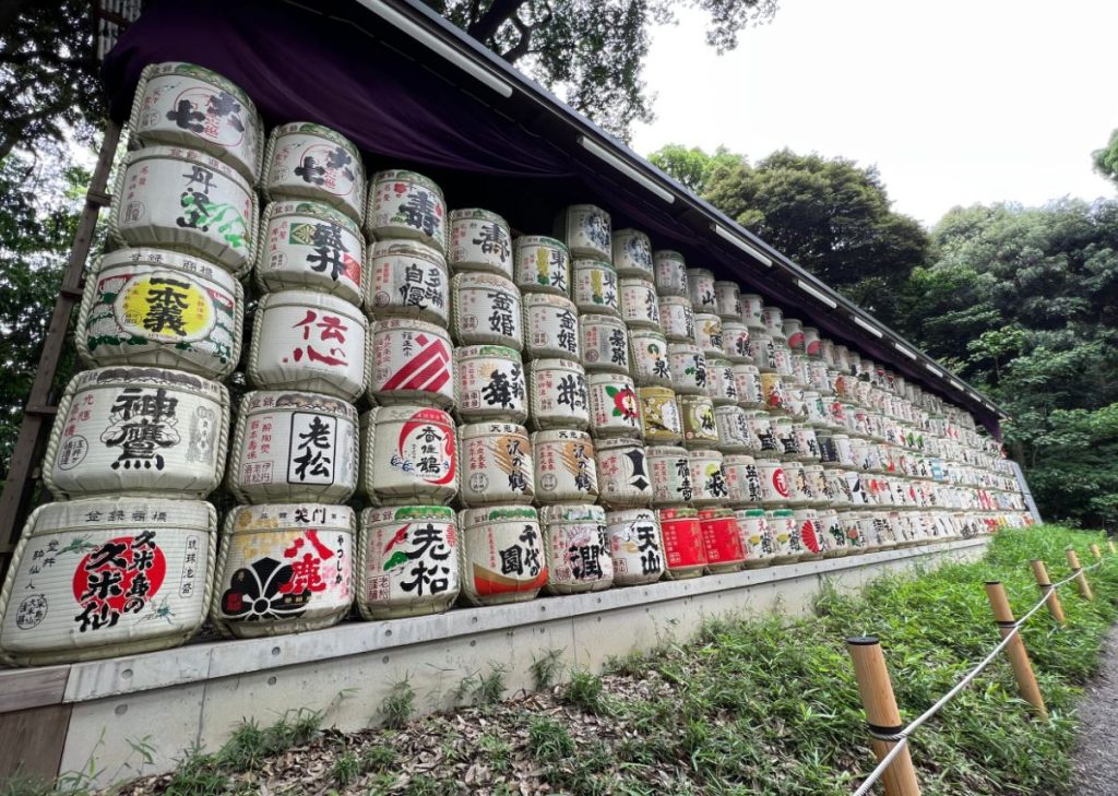 barriles de sake en japon barriles de sake en japon