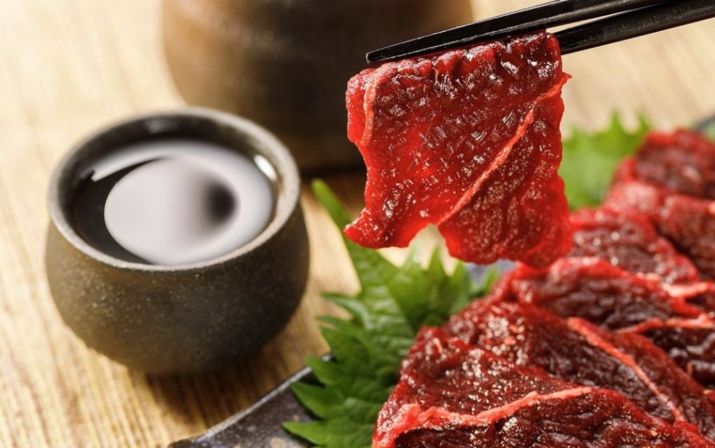 comer carne de ballena en japón comer carne de ballena en japón