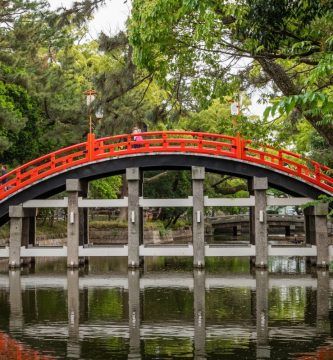 el santuario mas bonito de osaka