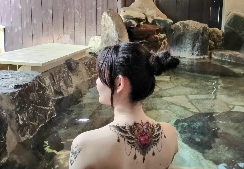 onsen para personas con tatuajes en tokio