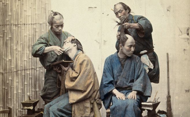 porque los samurais se afeitan la cabeza