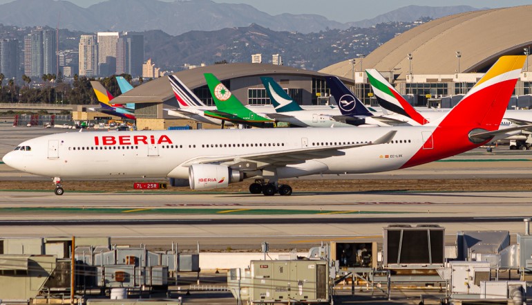 que aerolineas vuelan a japon desde españa