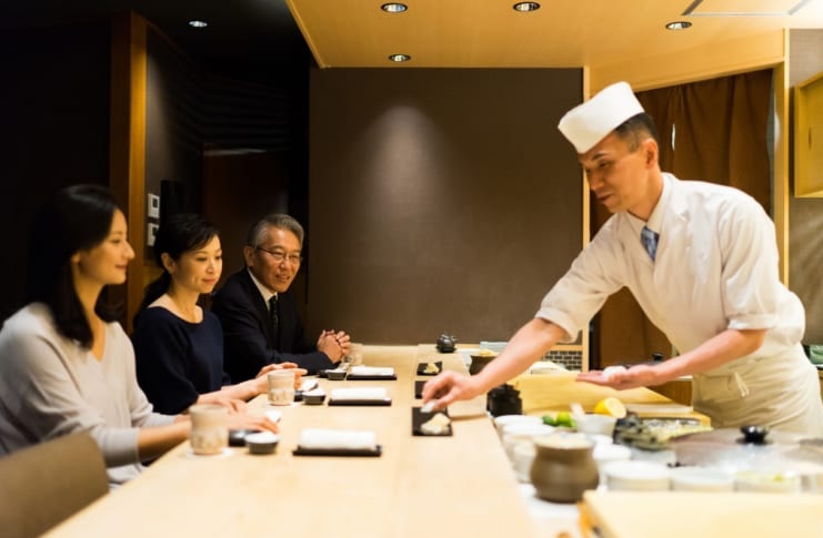 restaurantes con menus de omakase en japon